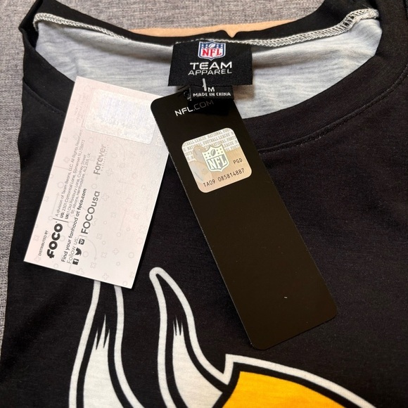 FOCO Women's NFL Minnesota Vikings Logo Crop Top Shirt - Picture 7 of 8